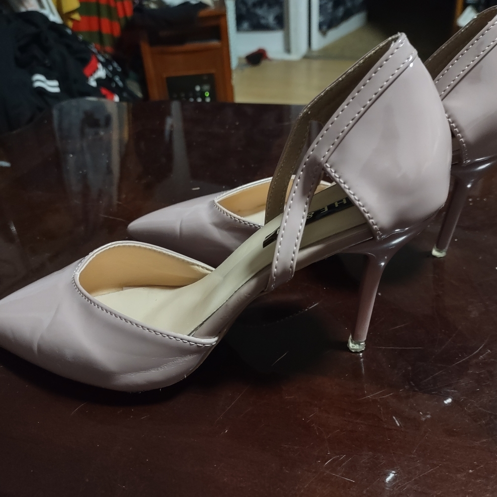 Pink heels - Picture 3 of 5